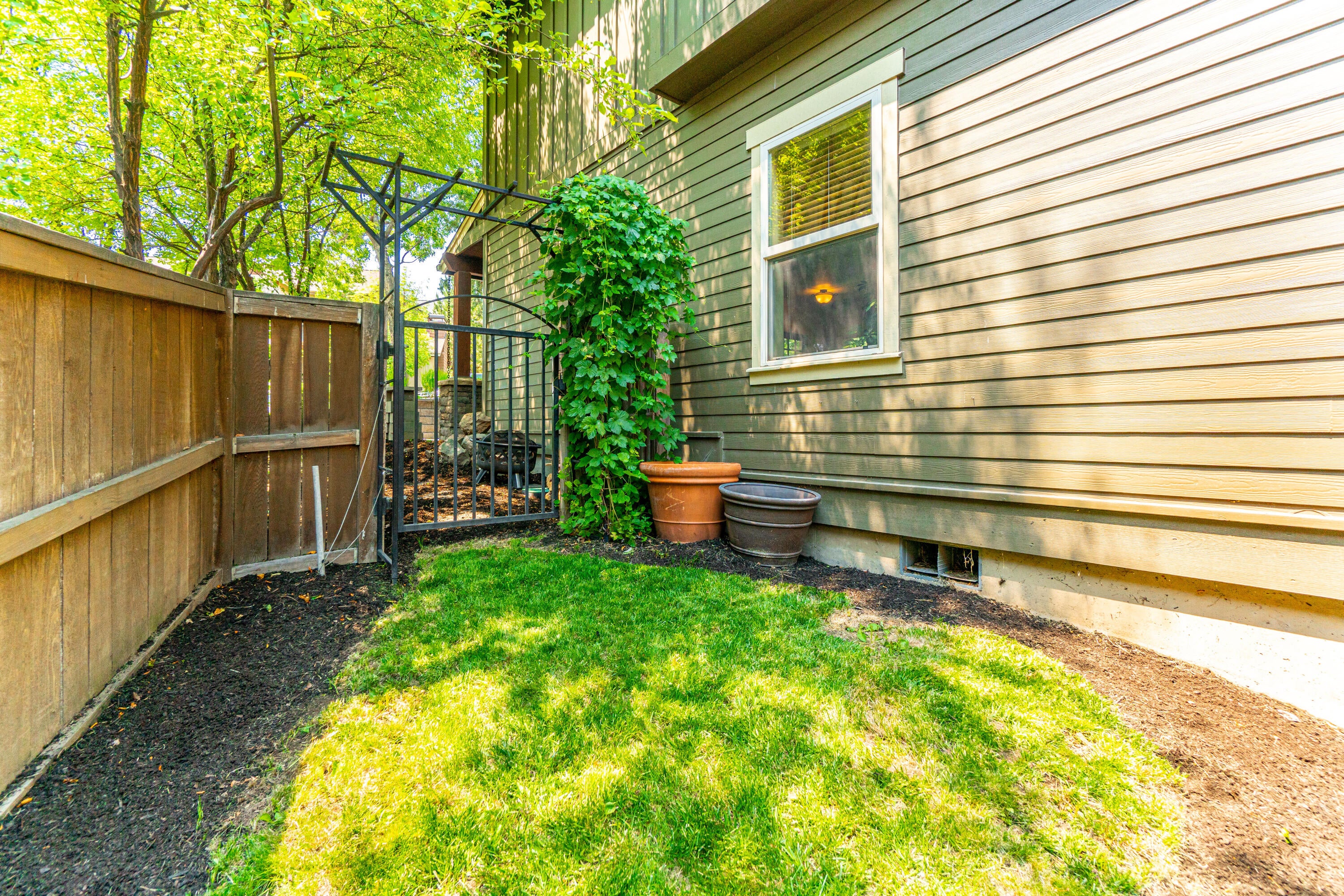 61482 Linton Loop Bend, OR 97702 - Photo 27 of 30 61482LintonLp_Exterior-RearYard4