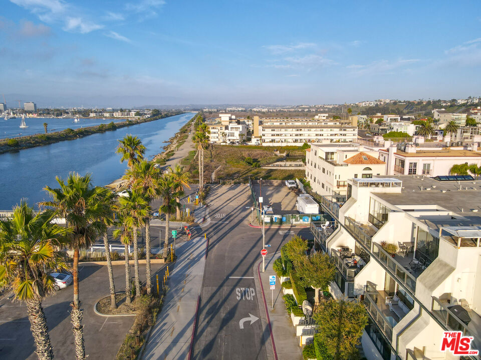6209 Pacific Avenue, Unit 103 Playa del Rey, CA 90293 - Photo 25 of 40 a view of a city