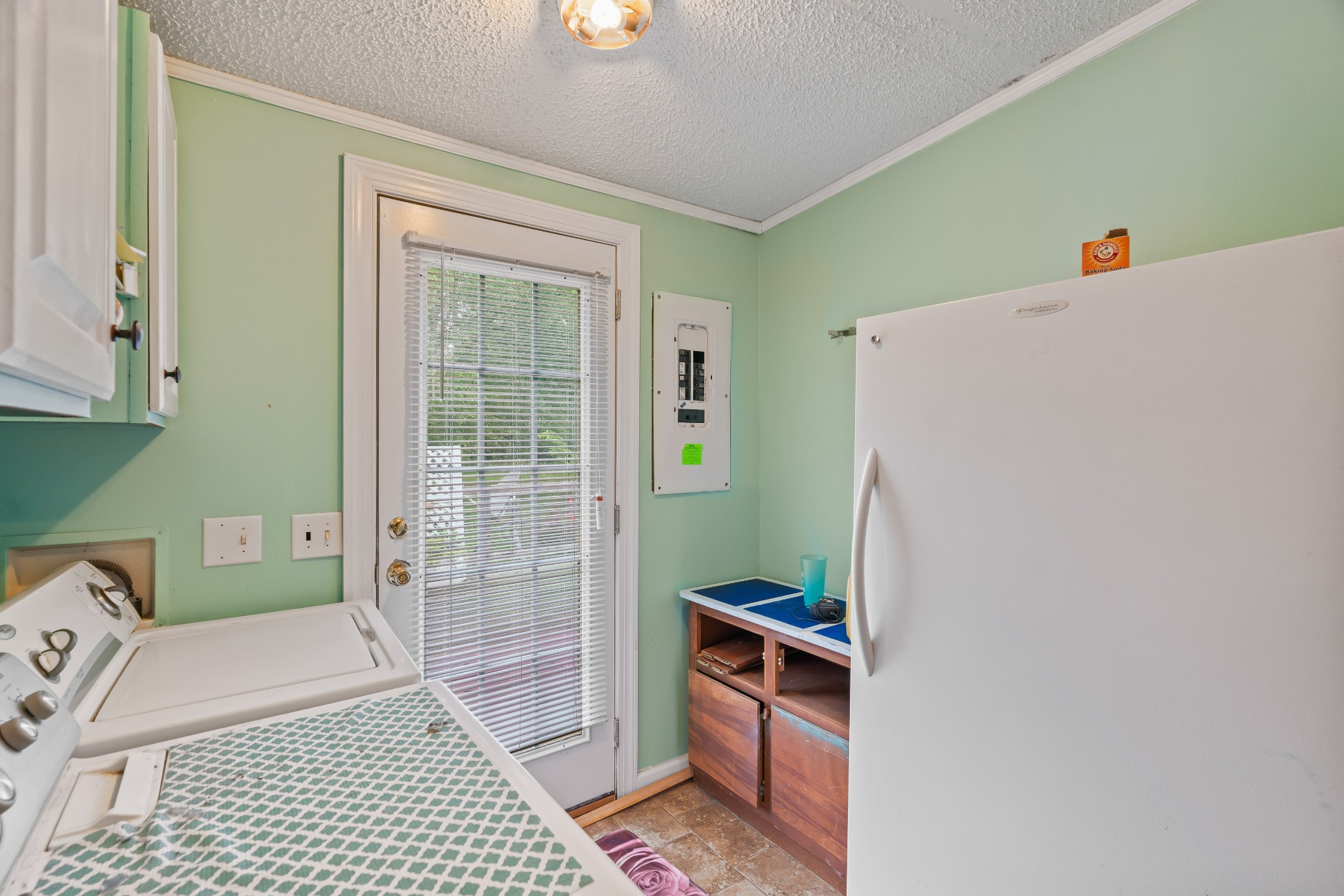 6842 Williams Road Cross Plains, TN 37049 - Photo 30 of 56 a room with furniture and a window