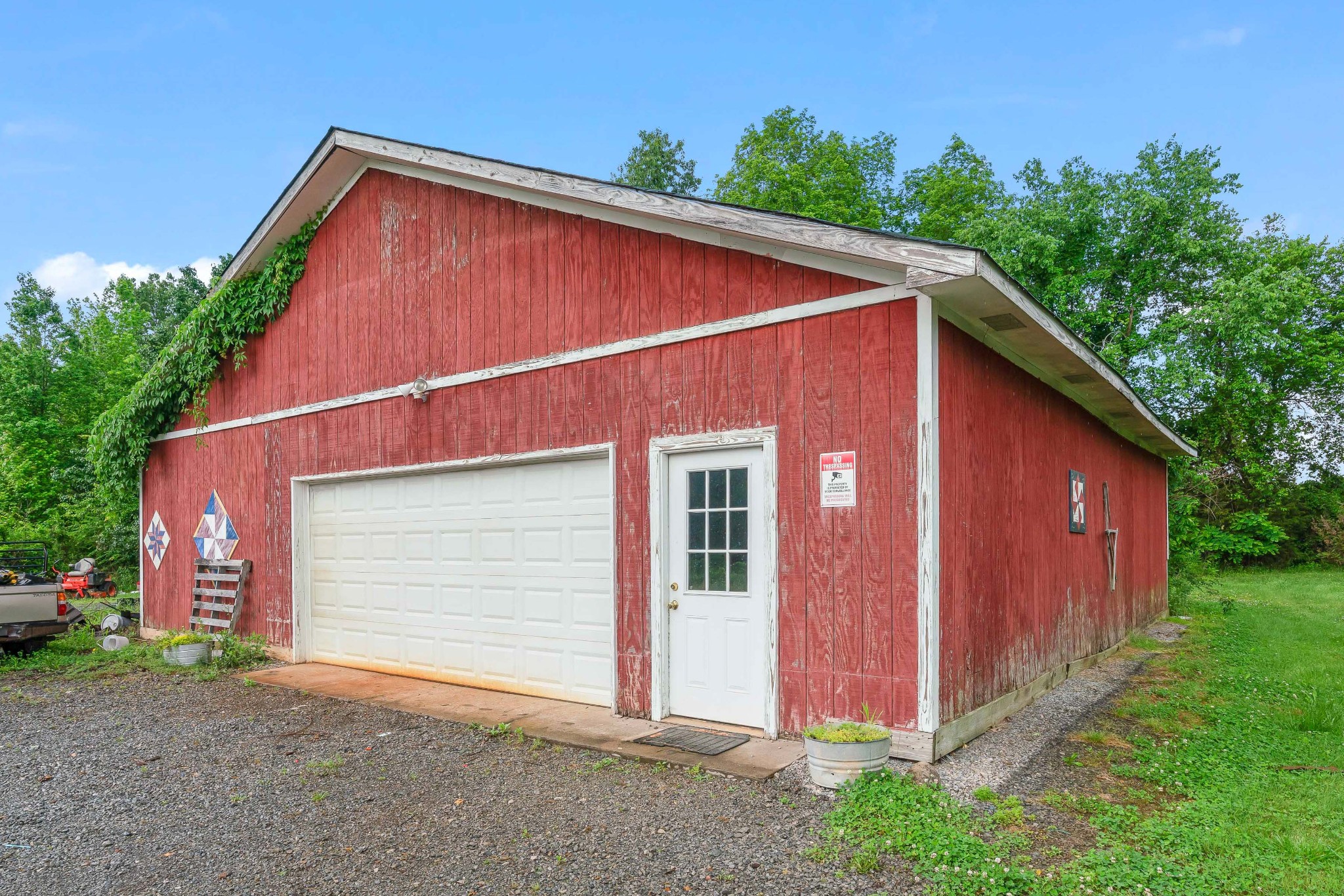 6842 Williams Road Cross Plains, TN 37049 - Photo 52 of 56 a backyard of a house