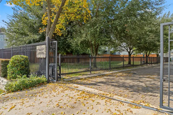$439,000 | 8923 Highgate Lane, Houston, TX 77080