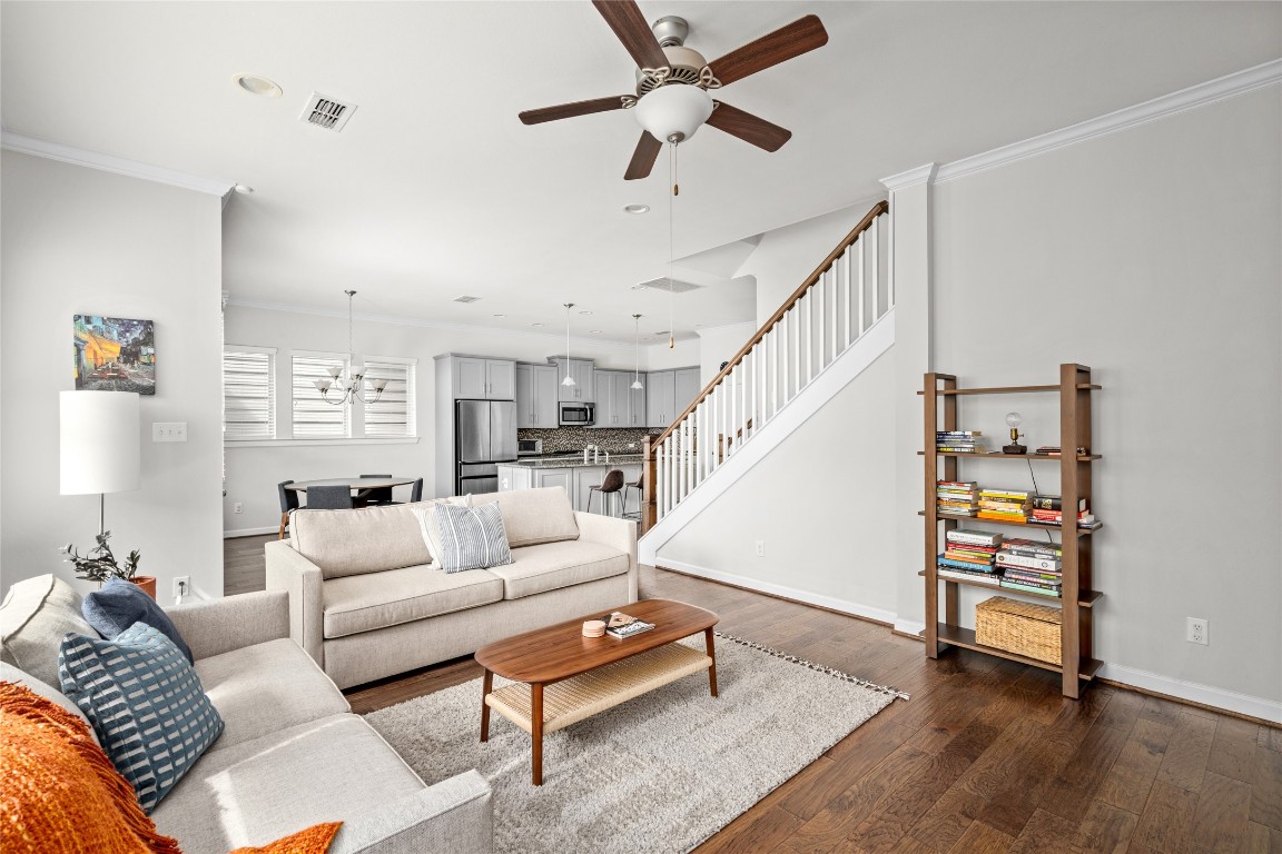 8923 Highgate Lane Houston, TX 77080 - Photo 9 of 23 Let's head upstairs to the bedrooms.