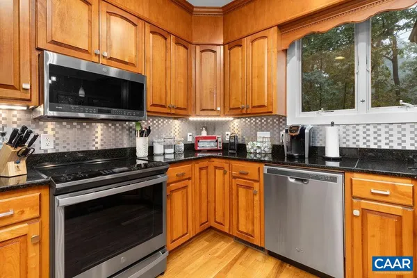 $659,000 | 102 Devils Knob Loop, Roseland, VA 22967