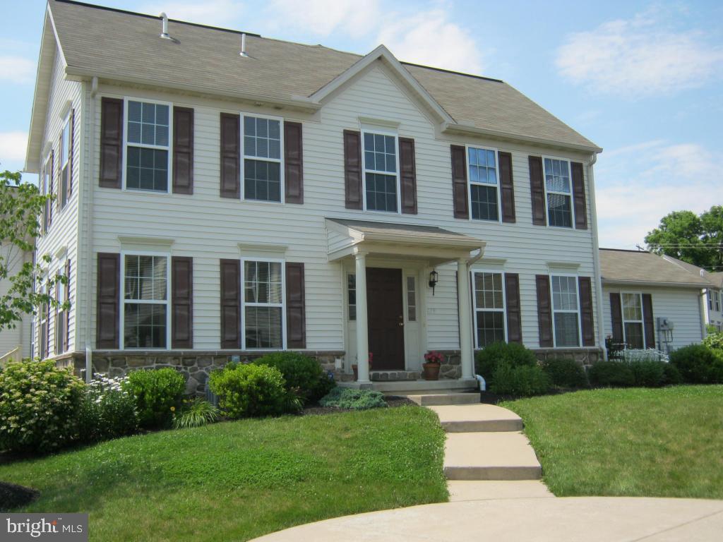 619 Creekside Lane Lititz, PA 17543 - Photo 1 of 16