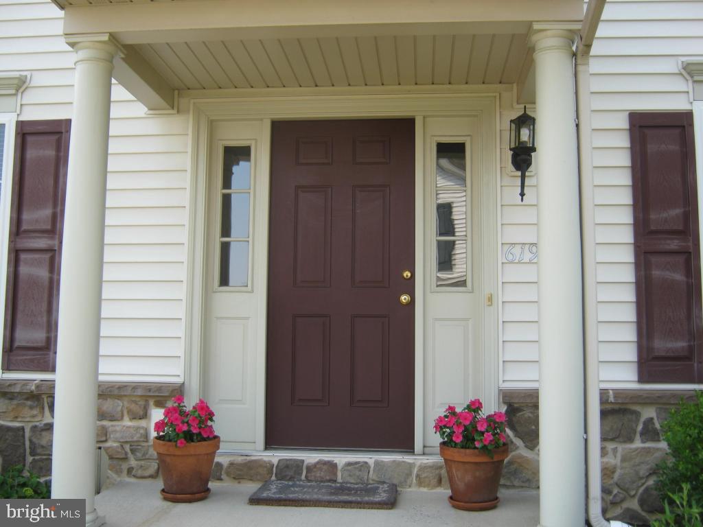 619 Creekside Lane Lititz, PA 17543 - Photo 2 of 16