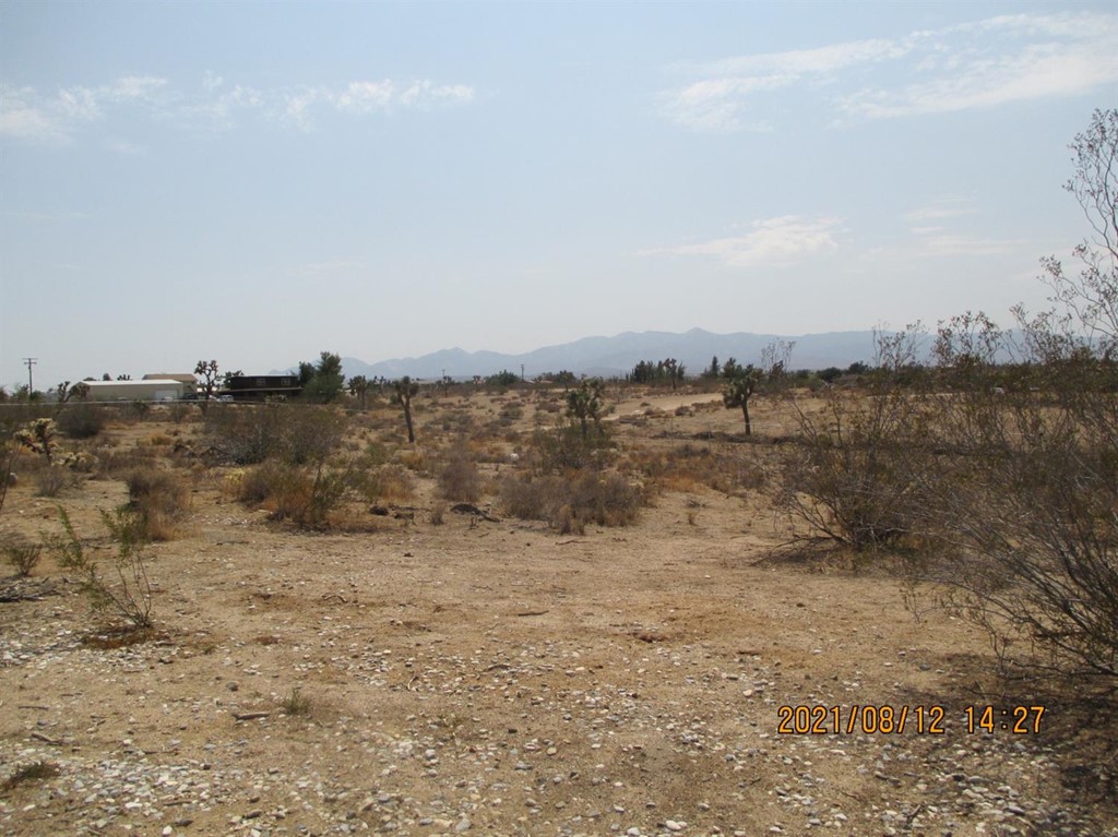 11550 Cactus Road Phelan, CA 92371 - Photo 32 of 44