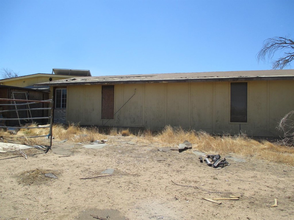 11550 Cactus Road Phelan, CA 92371 - Photo 39 of 44