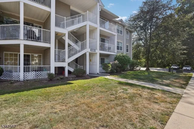 $349,000 | 89 Lindsey Court, Unit 4021, Franklin Park, NJ 08823