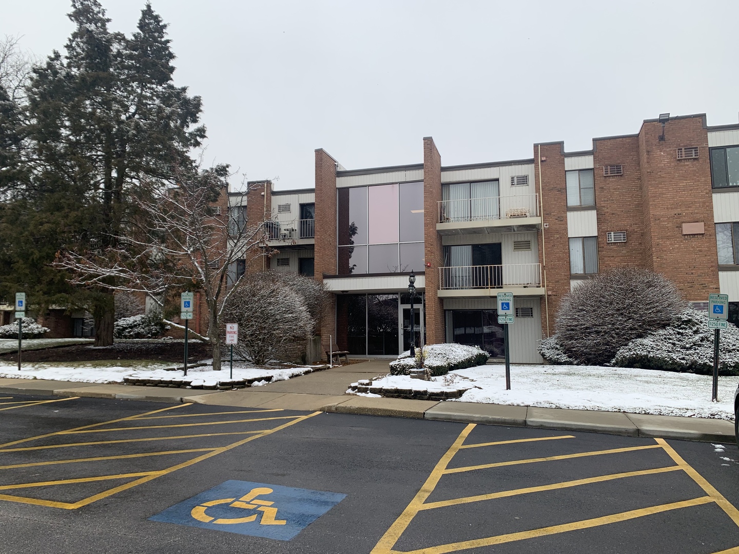 300 West Fullerton Avenue, Unit 201 Addison, IL 60101 - Photo 1 of 24
