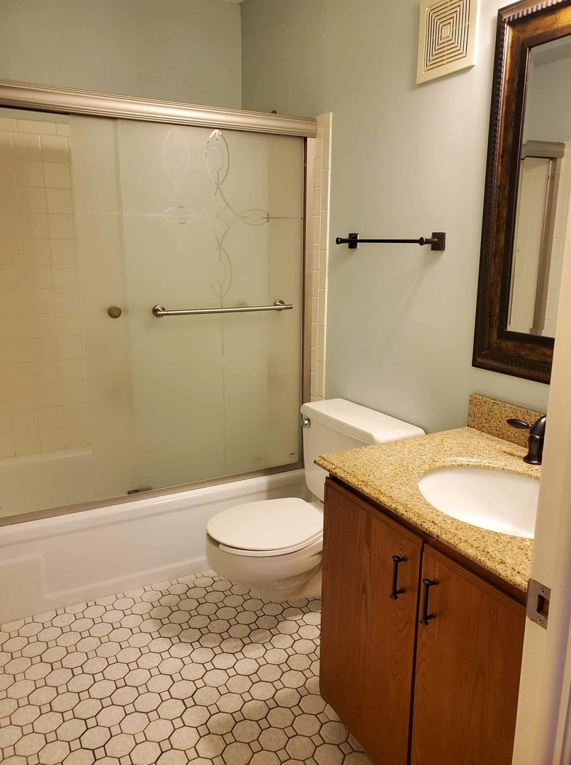 300 West Fullerton Avenue, Unit 201 Addison, IL 60101 - Photo 11 of 24