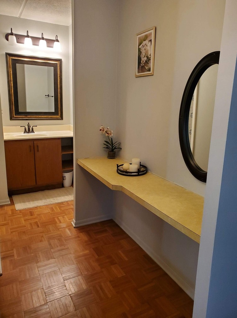 300 West Fullerton Avenue, Unit 201 Addison, IL 60101 - Photo 16 of 24