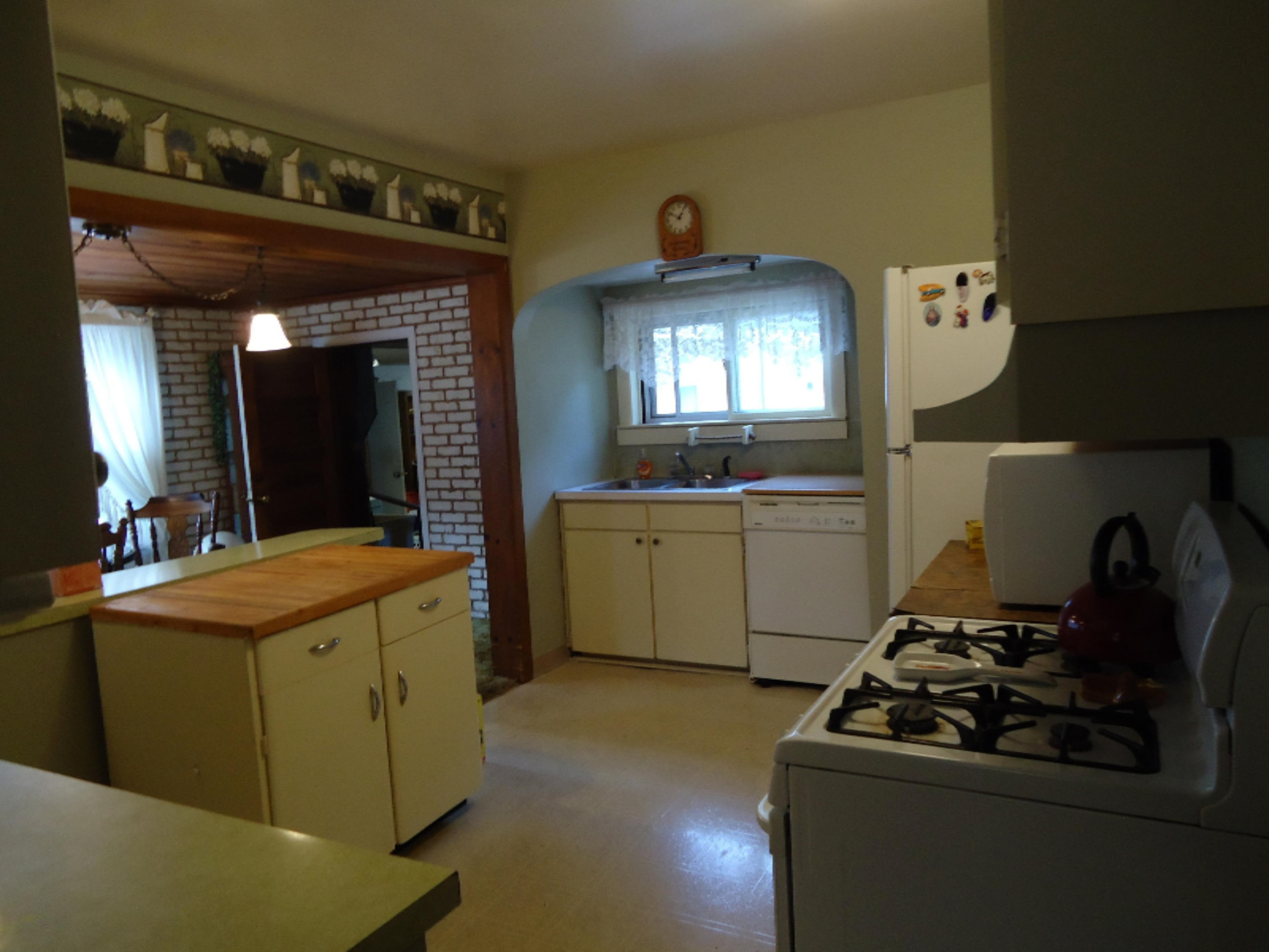 553 Brooks Road South Muskegon, MI 49442 - Photo 3 of 6 553 S Brooks (8)