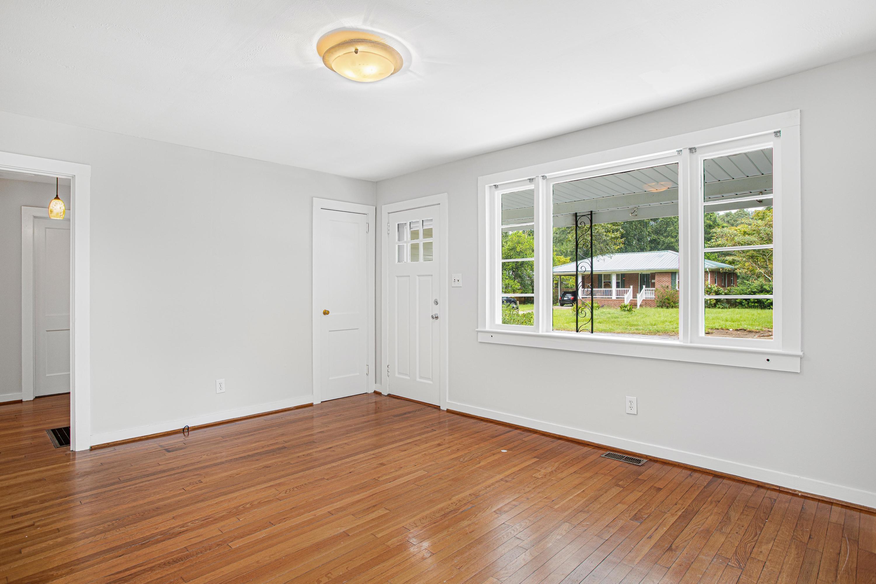 2175 Medway Road Charleston, SC 29412 - Photo 5 of 16 DCP_7624