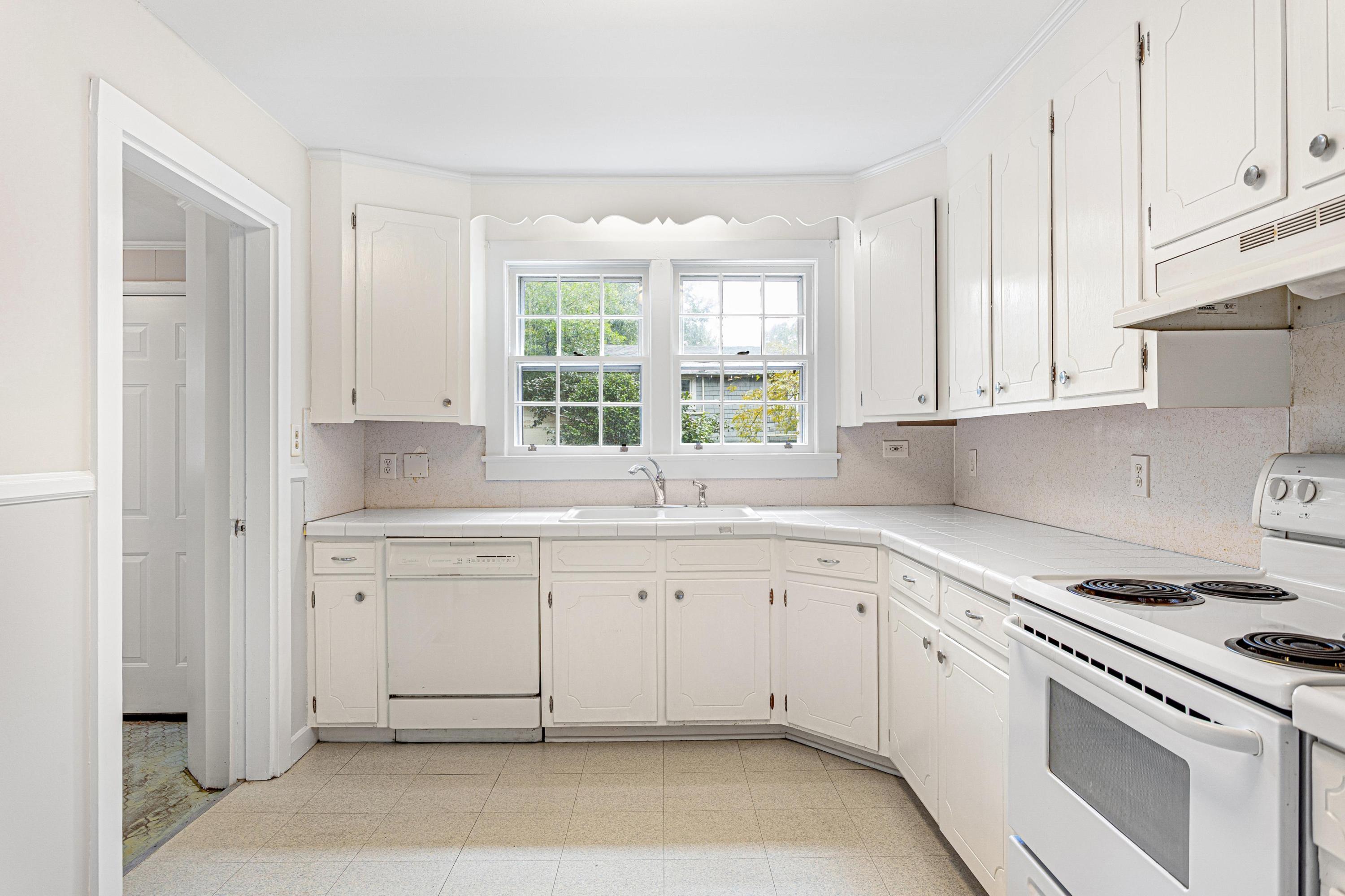 2175 Medway Road Charleston, SC 29412 - Photo 8 of 16 DCP_7658