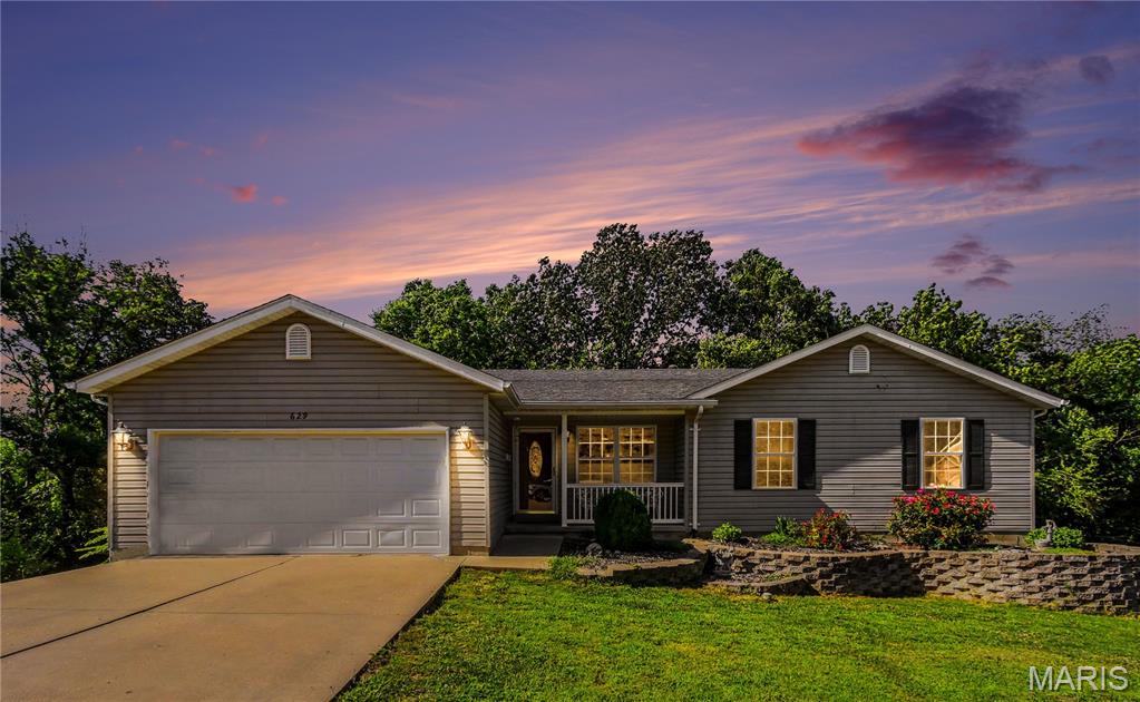 629 Locust Street Festus, MO 63028 - Photo 1 of 27