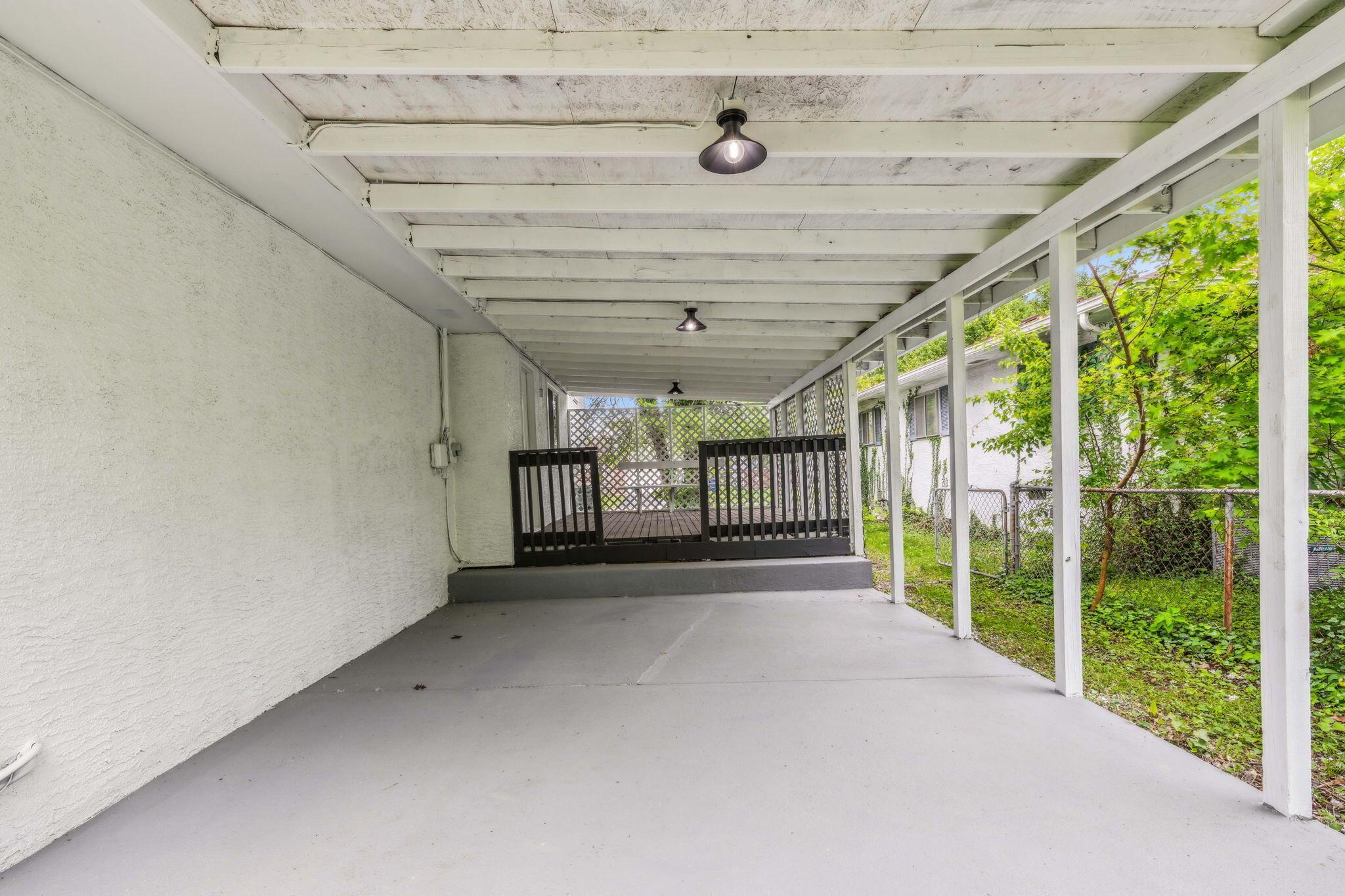 2191 Tupsfield Road Columbus, OH 43229 - Photo 16 of 20 ENJOY this covered patio!