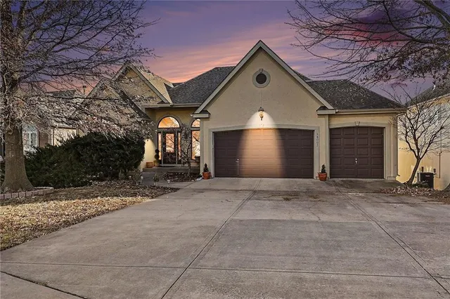 $535,000 | 18003 Rollins Drive, Smithville, MO 64089