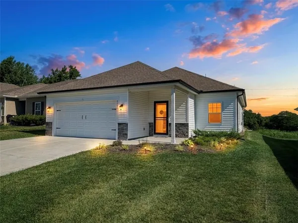 $335,000 | 7712 Northwest 124 Street, Kansas City, MO 64163