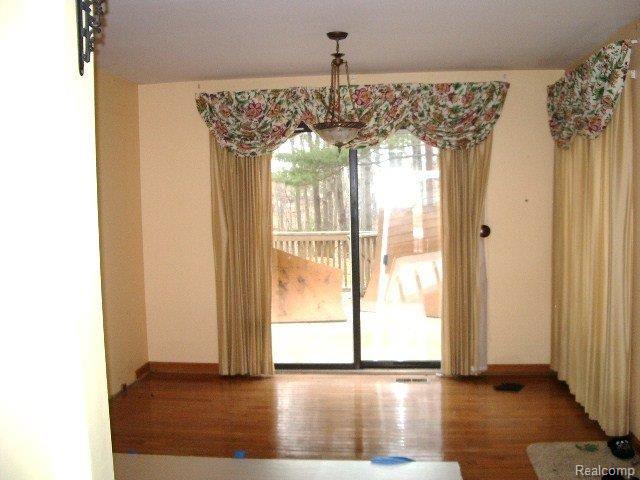 1100 South Baldwin Road Lake Orion, MI 48360 - Photo 4 of 6 Dinning Room