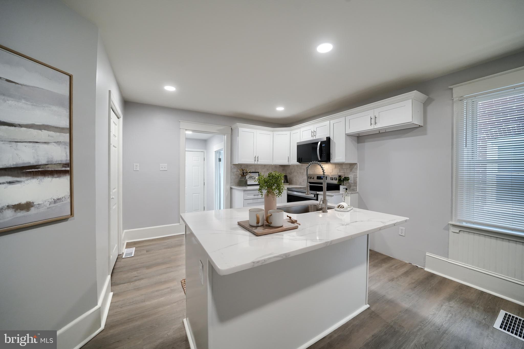 346 Duke Street Ephrata, PA 17522 - Photo 4 of 45