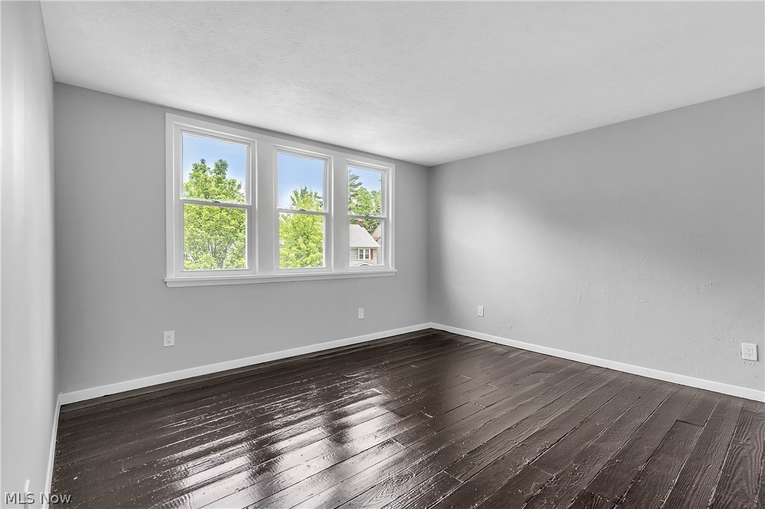 4002 Navahoe Road Cleveland Heights, OH 44121 - Photo 22 of 34