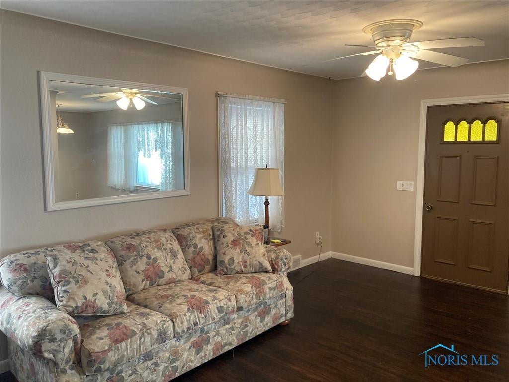 737 Waybridge Road Toledo, OH 43612 - Photo 6 of 10 Gallery Image 6