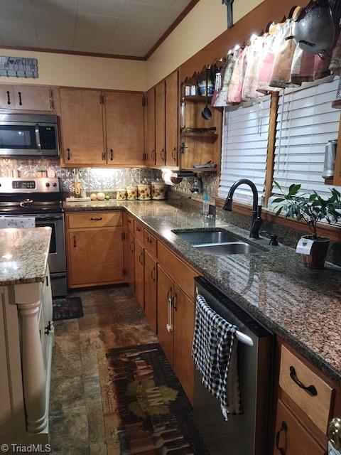 792 Anglin Mill Road Stoneville, NC 27048 - Photo 9 of 25 Large eat in kitchen with ample storage and Stainless appliances