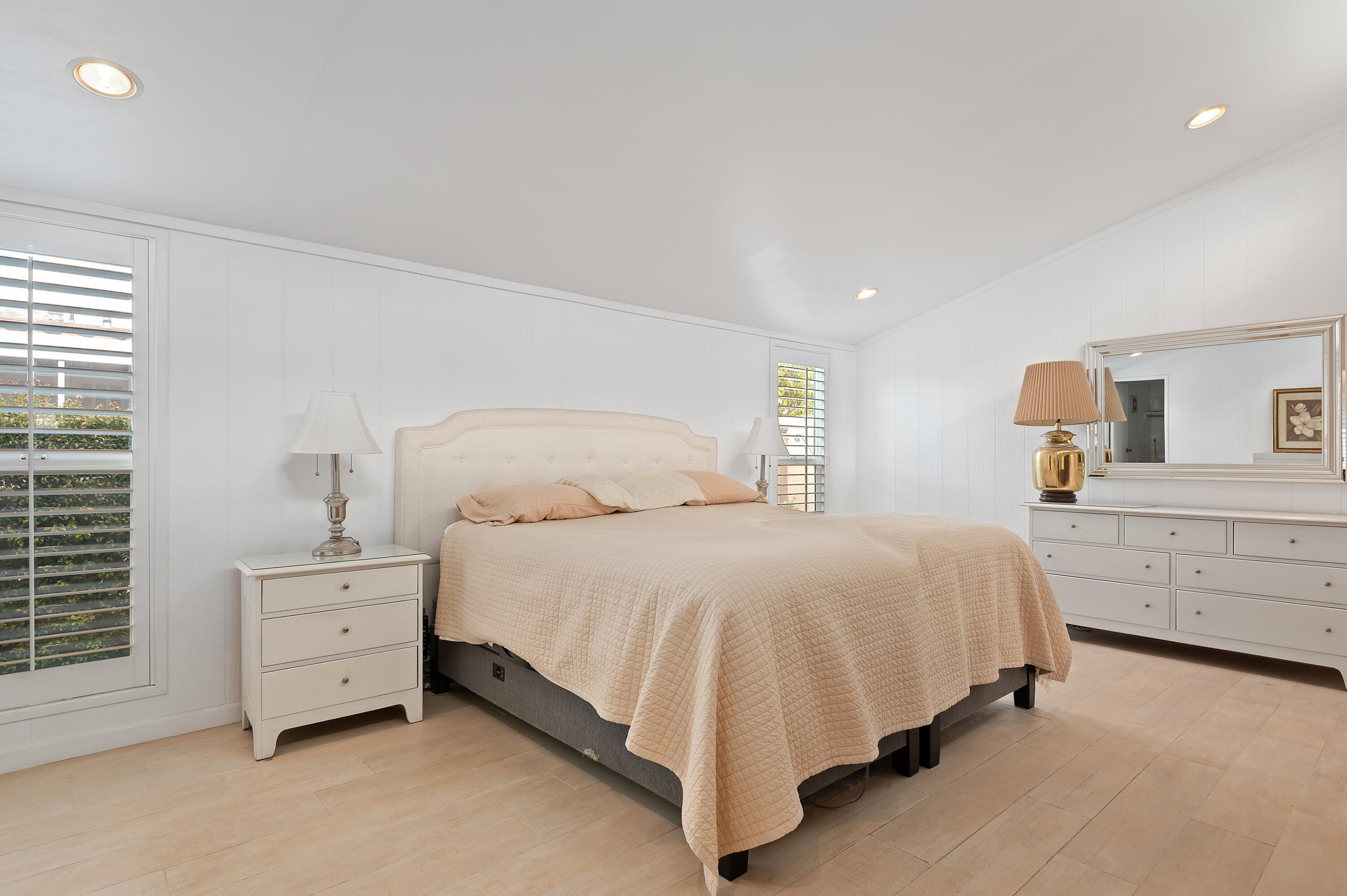 340 Old Mill Road, Unit SPC 16 Santa Barbara, CA 93110 - Photo 14 of 28 a bedroom with a bed and a dresser