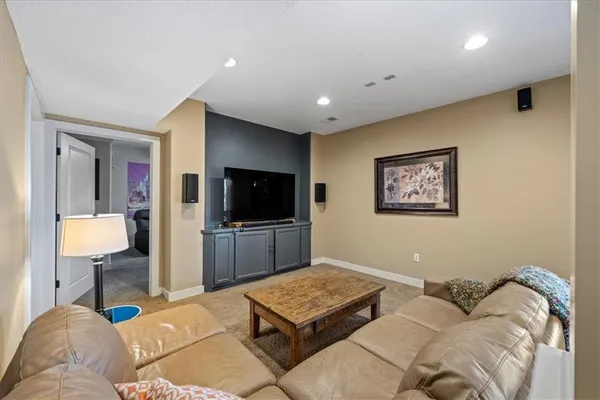 $650,000 | 1516 Northeast 92nd Terrace, Kansas City, MO 64155