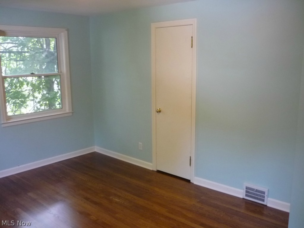 2561 Laurelhurst Road Cleveland, OH 44118 - Photo 14 of 20 Bedroom 2 / This room has 2 closets ( 1 cedar Lined )