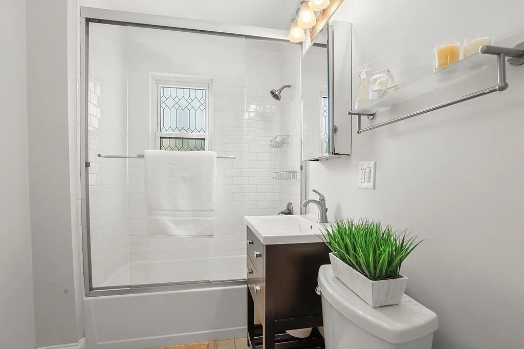 25 Brayton Road, Unit 25 Boston, MA 02135 - Photo 7 of 23