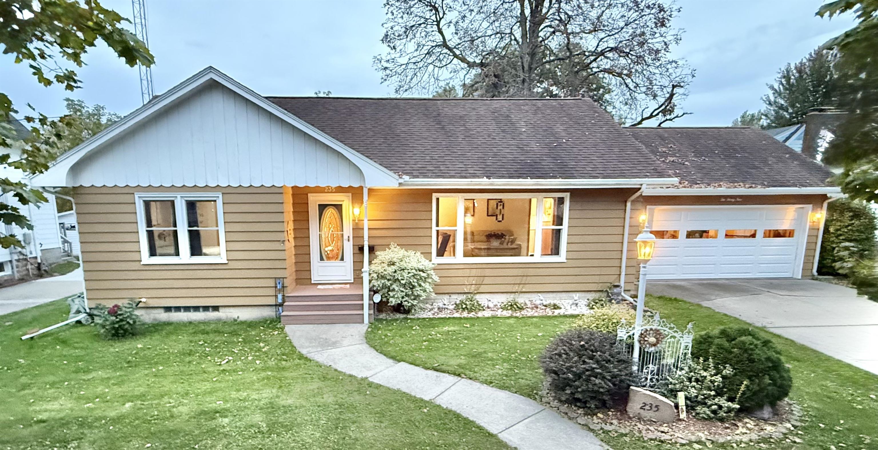 235 Clark Street Reedsburg, WI 53959 - Photo 1 of 45 Gallery Image 1