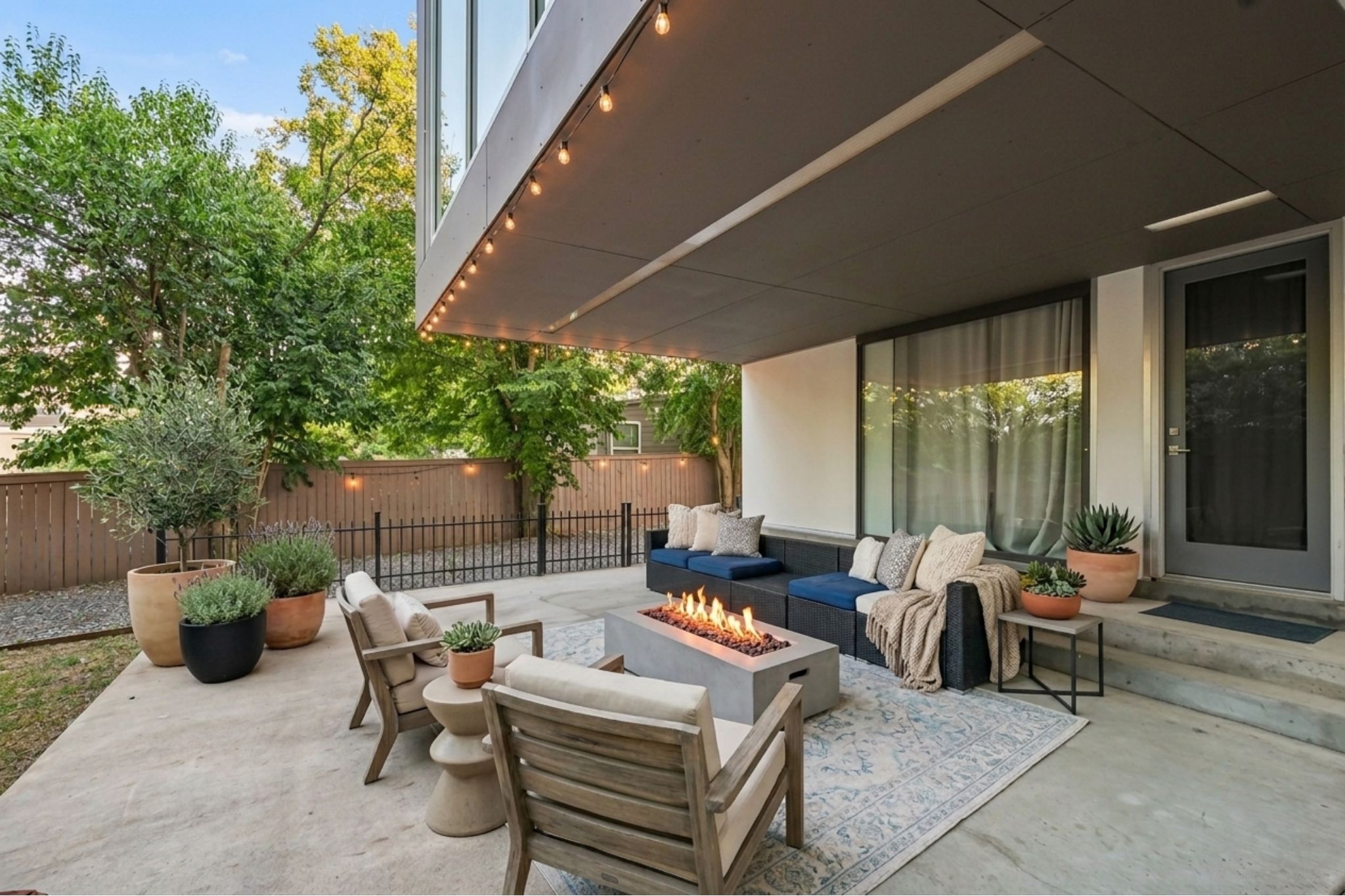 208 Lessin Lane Austin, TX 78704 - Photo 15 of 26 Gallery Image 15