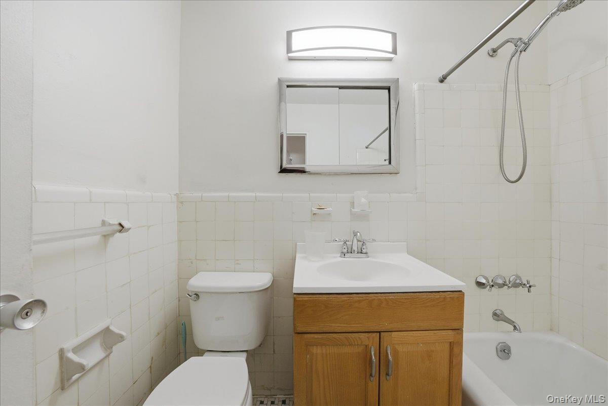 266 Pelham Road, Unit 4E New Rochelle, NY 10805 - Photo 17 of 29