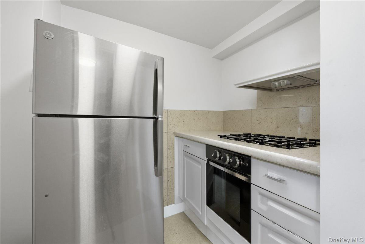 266 Pelham Road, Unit 4E New Rochelle, NY 10805 - Photo 18 of 29