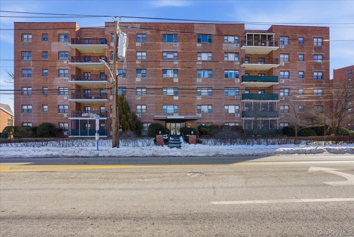 266 Pelham Road, Unit 4E New Rochelle, NY 10805 - Photo 24 of 29