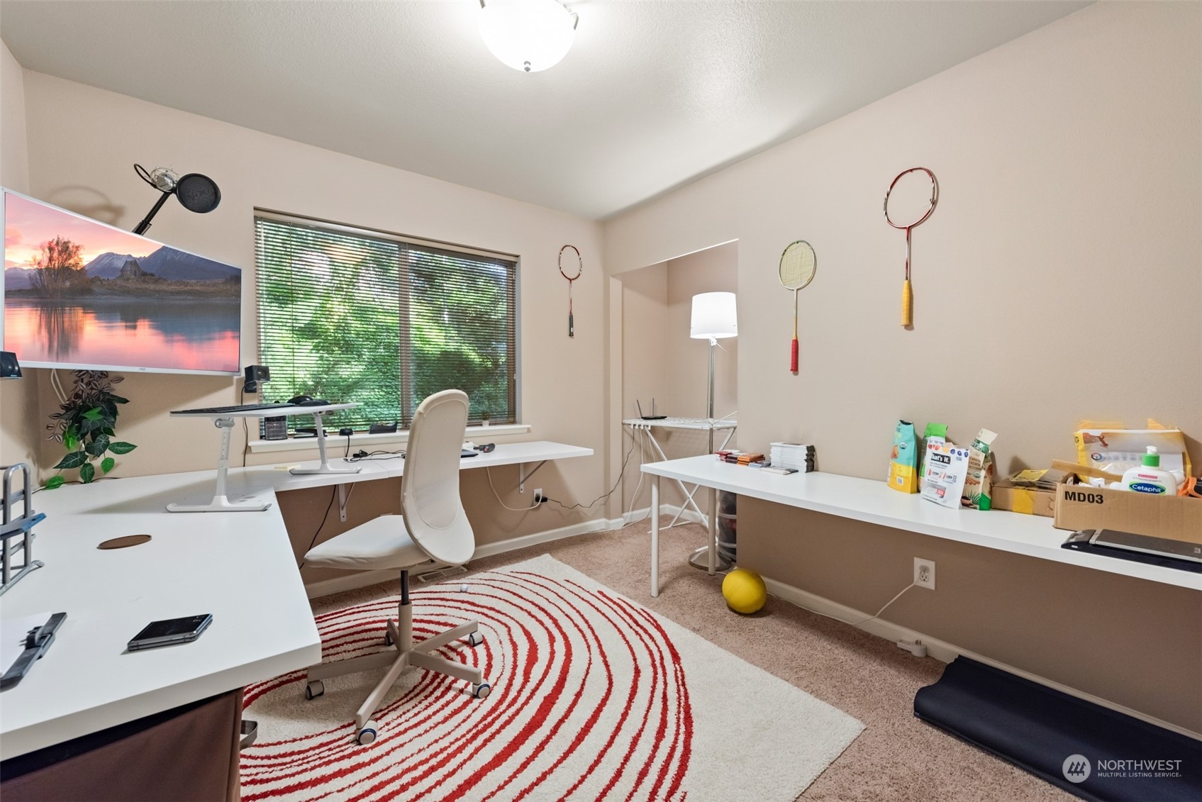 750 South 55th Street Renton, WA 98055 - Photo 23 of 31 a living room with furniture
