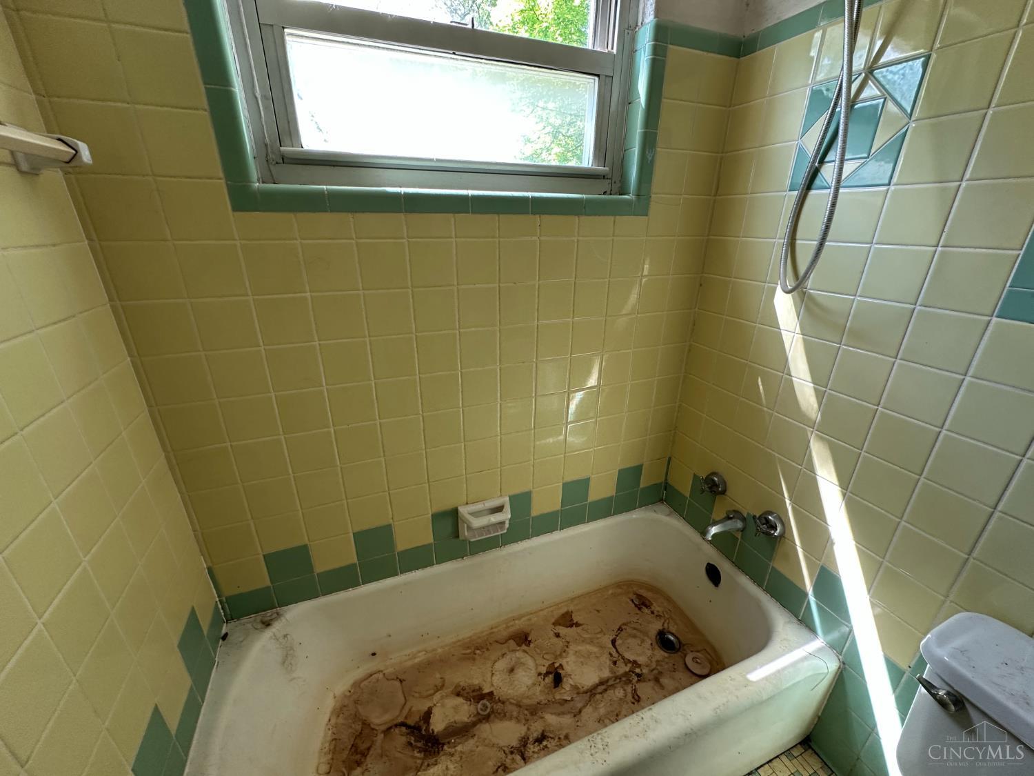5104 Jonkard Road Cincinnati, OH 45247 - Photo 15 of 42