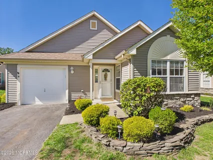 $399,999 | 2666 Meadow Lake Drive, Toms River, NJ 08755