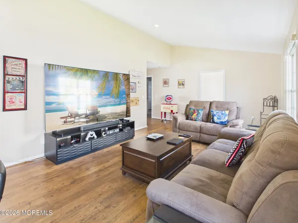 $399,999 | 2666 Meadow Lake Drive, Toms River, NJ 08755