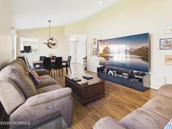 $399,999 | 2666 Meadow Lake Drive, Toms River, NJ 08755