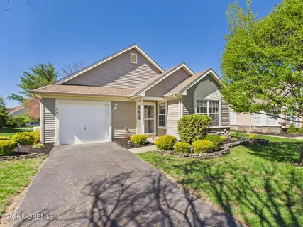 $399,999 | 2666 Meadow Lake Drive, Toms River, NJ 08755