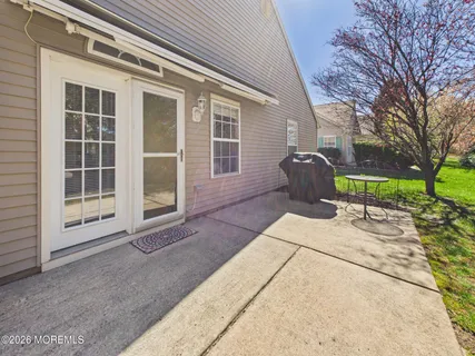 $399,999 | 2666 Meadow Lake Drive, Toms River, NJ 08755