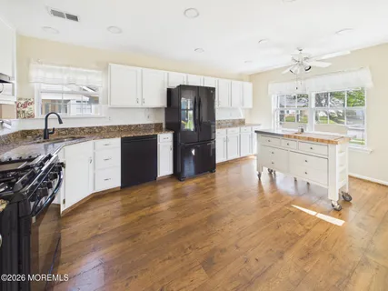 $399,999 | 2666 Meadow Lake Drive, Toms River, NJ 08755