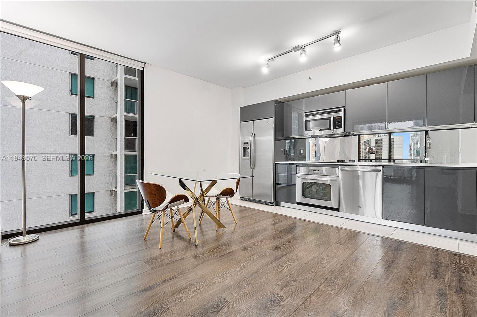 31 Southeast 6th Street, Unit 2008 Miami, FL 33131 - Photo 1 of 21