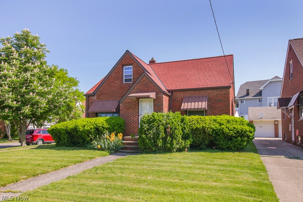 18103 Neff Road Cleveland, OH 44119 - Photo 2 of 35 Gallery Image 2