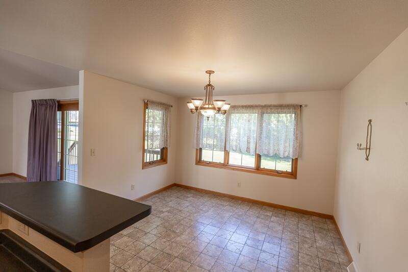 864 Eagles Way Plymouth, WI 53073 - Photo 4 of 21 9U3A6936
