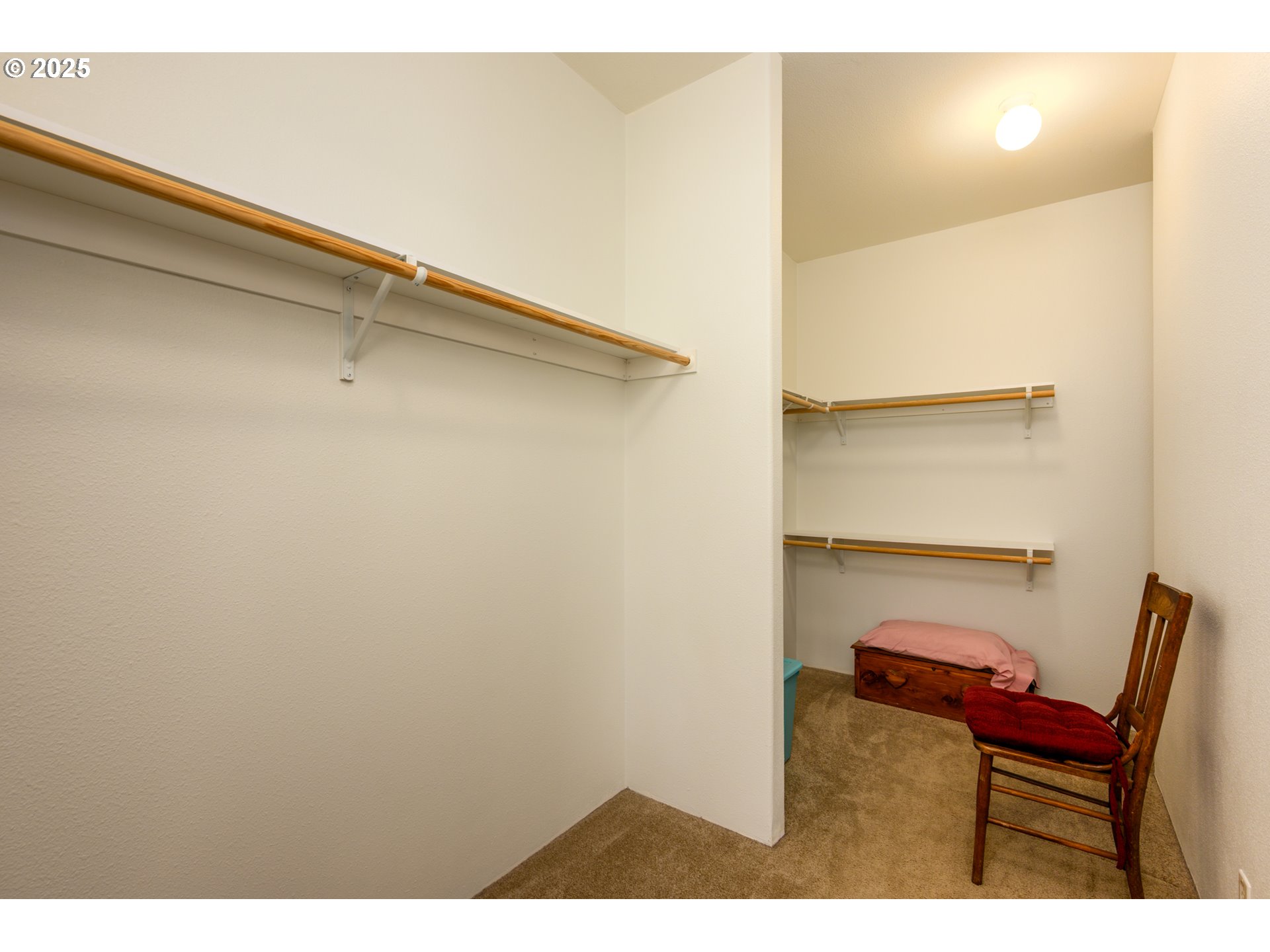 982 Reston Road Roseburg, OR 97471 - Photo 25 of 45 a view of a room with furniture and a window