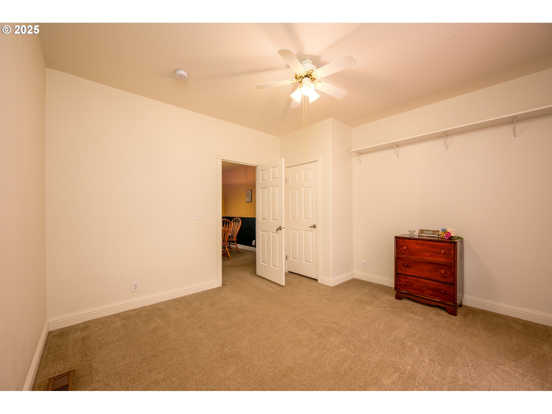 982 Reston Road Roseburg, OR 97471 - Photo 32 of 45 a view of an empty room with a fan