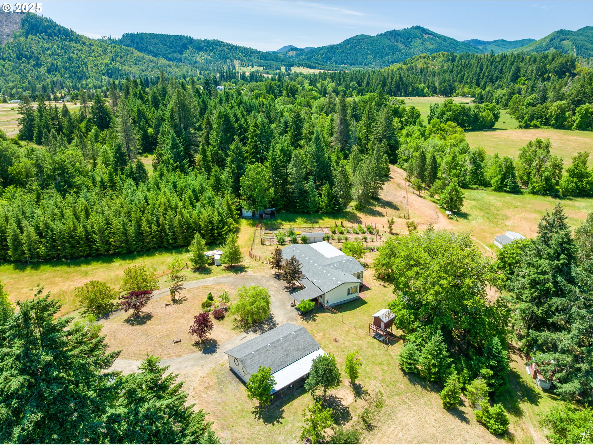982 Reston Road Roseburg, OR 97471 - Photo 4 of 45 a view of lake view and mountain view